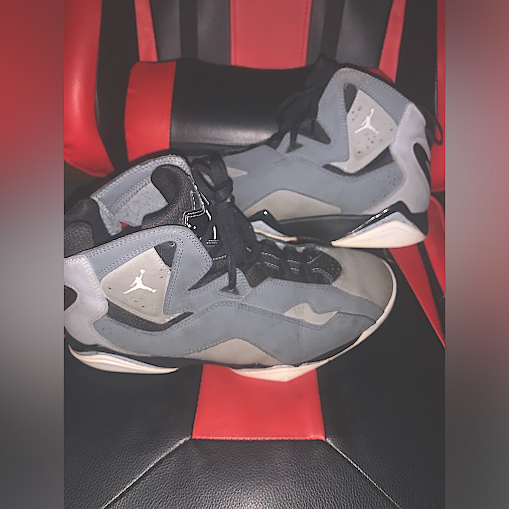 Men’s Jordan “ true flights “ cool grey ( Size 10 )